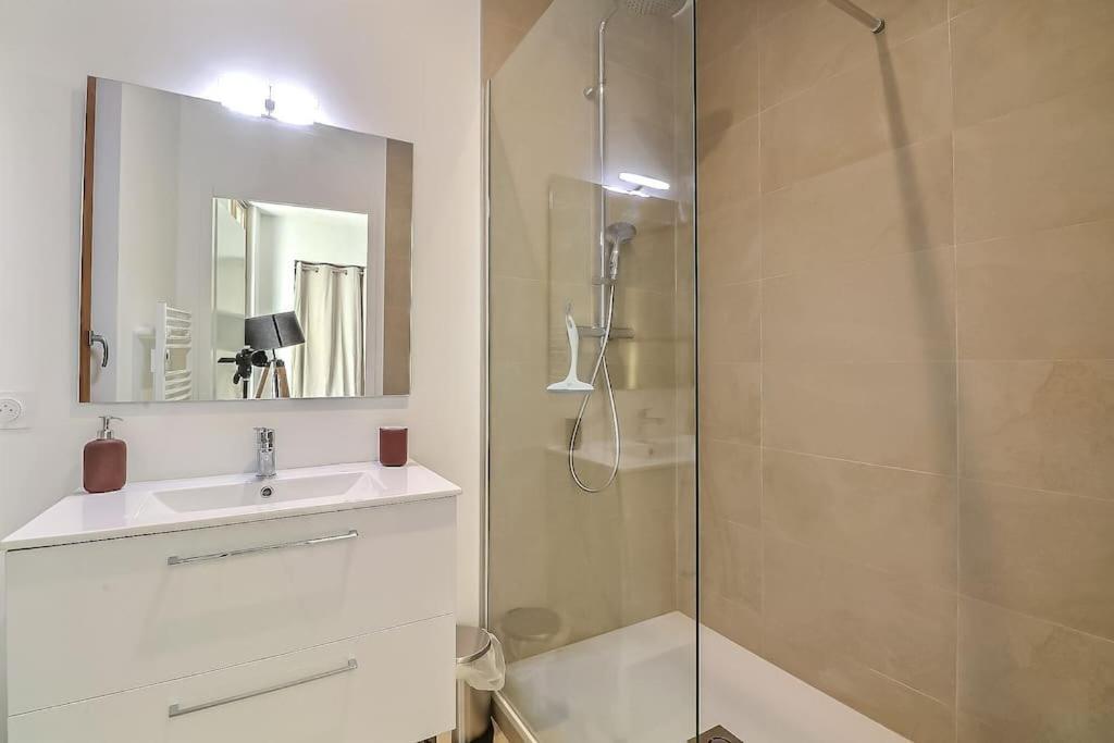 De 70m2 En Rdc A 6 Mn A Pied Des Monuments Apartment