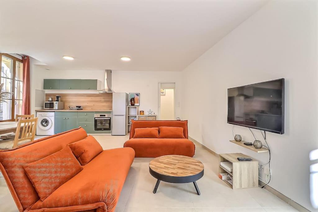 De 70m2 En Rdc A 6 Mn A Pied Des Monuments Apartment *